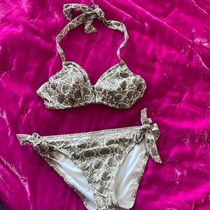 Amazing Paisley Print Bikini Set!